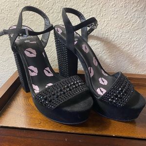 Juicy Platforms, only worn a couple times. In excellent condition.